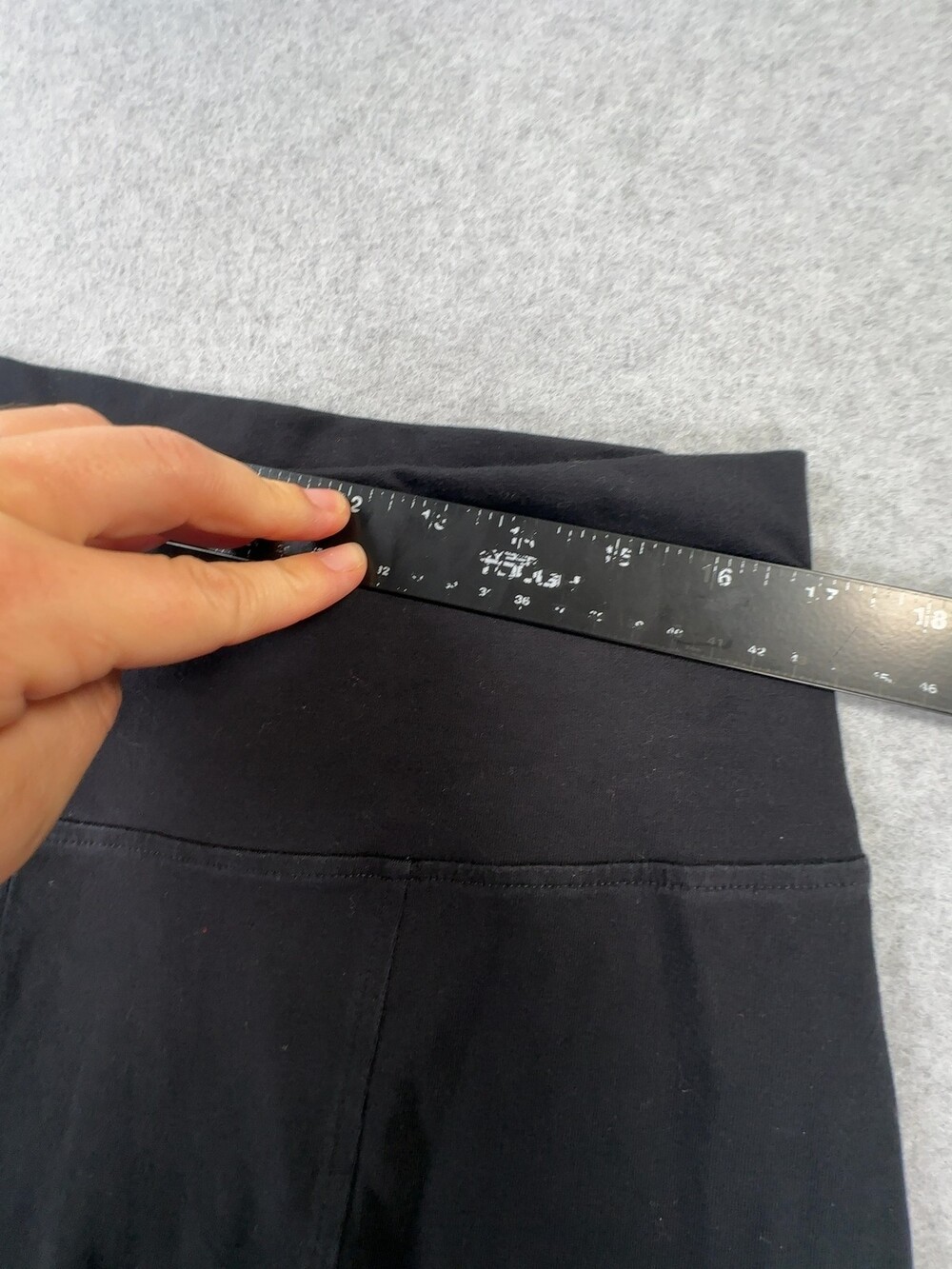 Eileen Fisher Cropped Pants Women's Black Size Medium - Picture 4 of 10